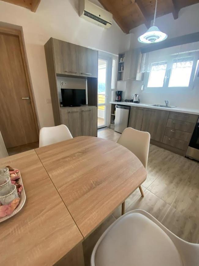 Theo Apartment Marathiás Zewnętrze zdjęcie